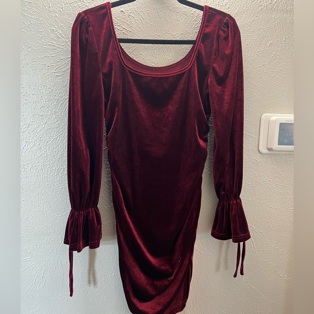 Long sleeve velvet dress